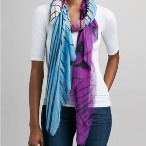 NWOT RARE Diane Von Furstenberg Scarf in Purple, Blue, Black Animal Print